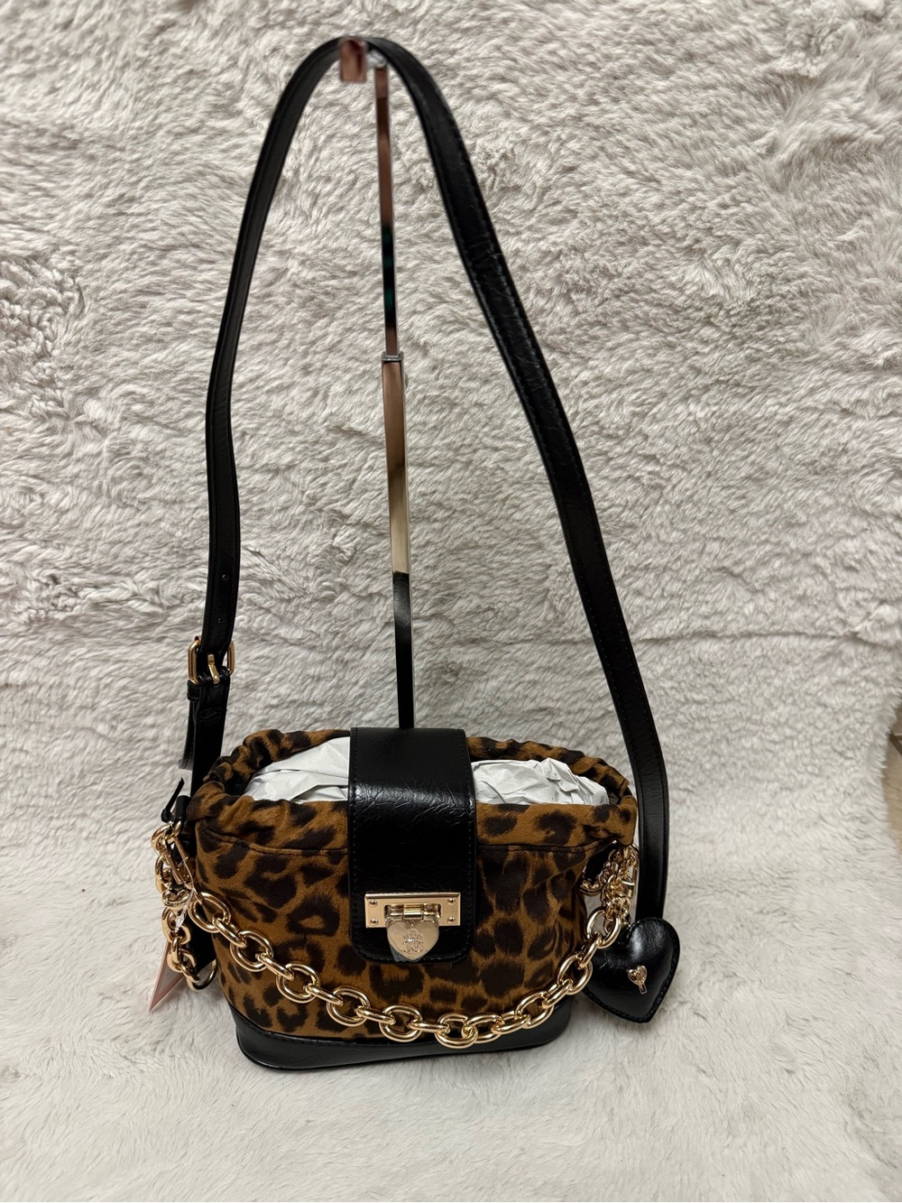 Juicy Couture Leopard Print Shoulder Bag with Gold Chain - Picture 3 of 13